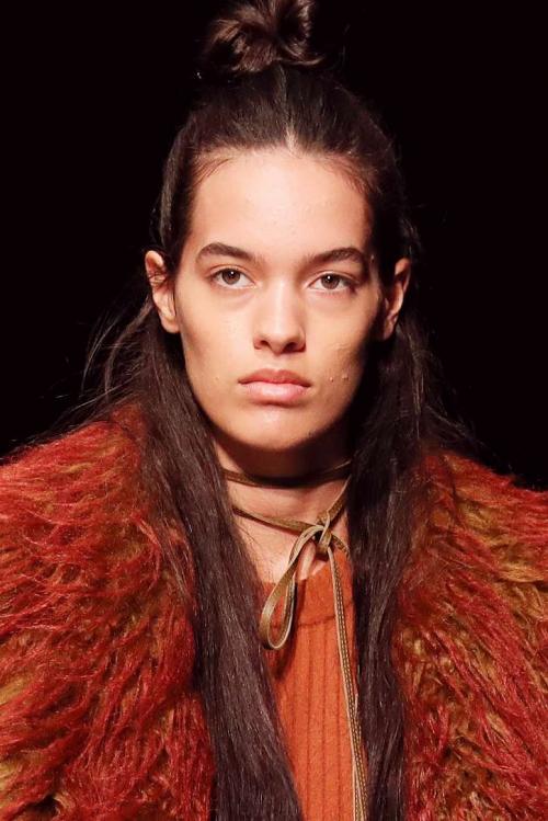 28 видов актуальных красивых женских стрижек. Модные женские прически и стрижки осень-зима 2024-2024