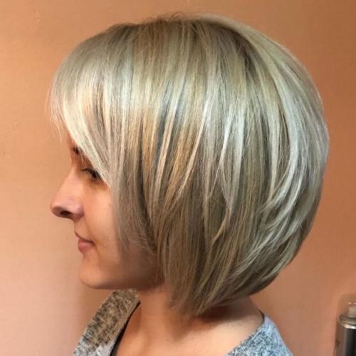 Стрижки на вьющиеся волосы и круглое лицо 2020. Актуальные короткие стрижки для круглого лица – фото