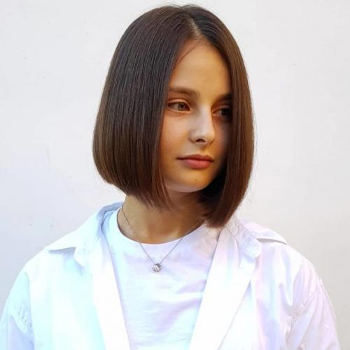 Стрижки на вьющиеся волосы и круглое лицо 2020. Актуальные короткие стрижки для круглого лица – фото