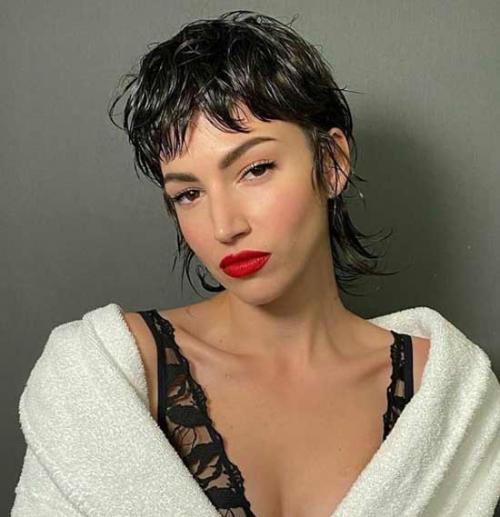 Прямая челка 2021. Модные челки 2021