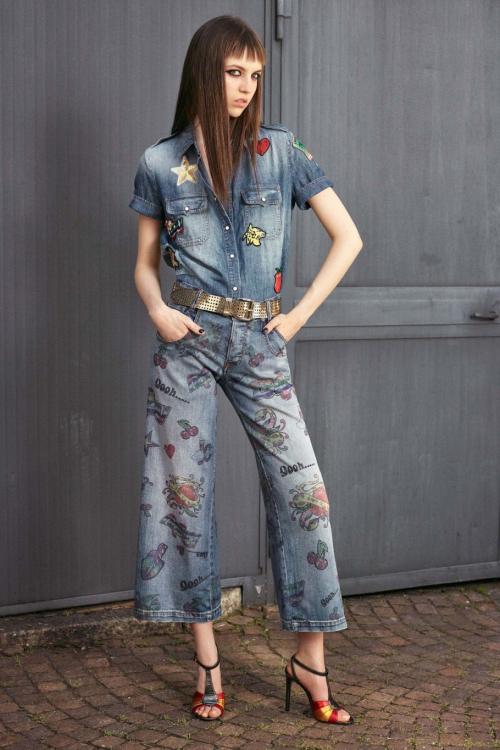 Можно ли носить рваные джинсы на свадьбу или другое торжественное мероприятие. В чём нельзя идти на свадьбу: этикет