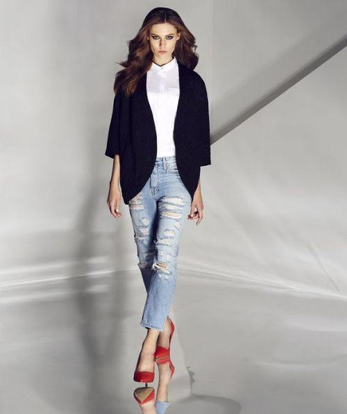 Топ-10 самых стильных моделей женских рваных джинсов: как выбрать и с чем сочетать 02 Топ-10 самых стильных моделей женских рваных джинсов: как выбрать и с чем сочетать 02